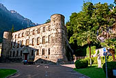 Chiavenna - Palazzo Balbiani detto anche Castello che da il nome alla piazza ai piedi del parco del Paradiso.